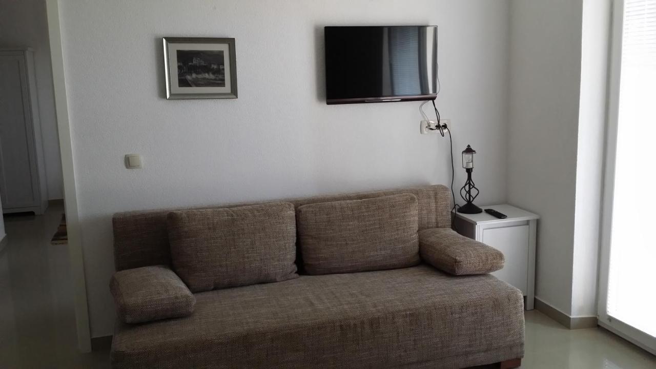 Apartments Lucija Brela Buitenkant foto