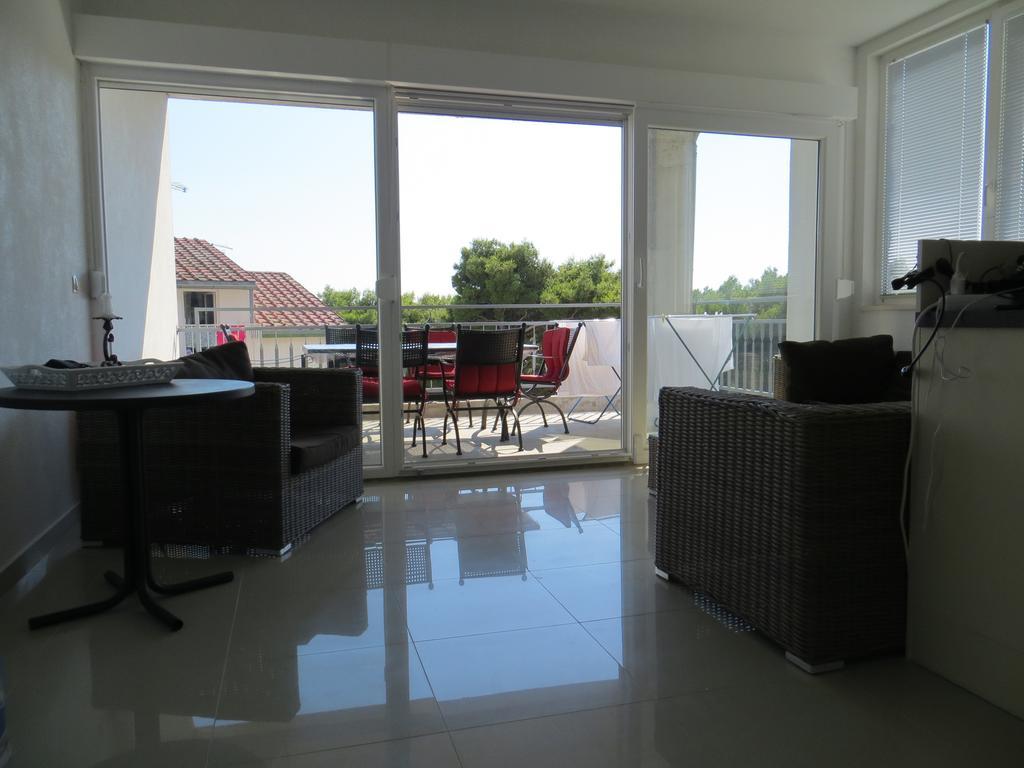 Apartments Lucija Brela Buitenkant foto